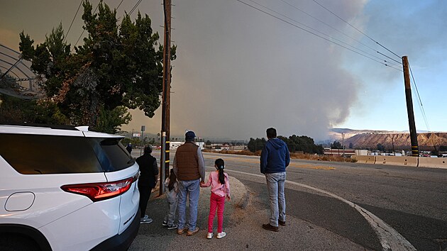 Severně od kalifornského města Los Angeles se rychle šíří další požár. (23. ledna 2025)