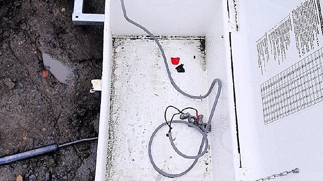 Zloděj v Ostravě kradl měděné kabely, ale i autobaterie.