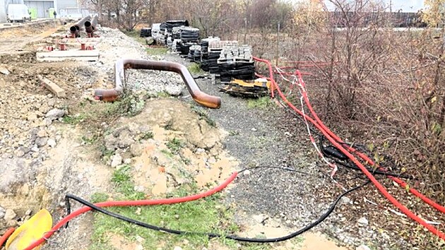 Zloděj v Ostravě kradl měděné kabely, ale i autobaterie.