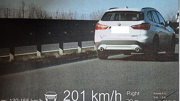 Rychlostí přes 200 kilometrů v hodině po D1 svištěl čtyřicetiletý řidič BMW. Po zastavení odmítl testy na alkohol.