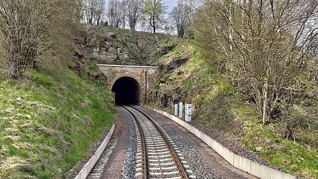 Portál 230 metrů dlouhého Teplického tunelu