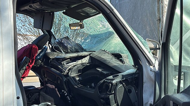 Dálnici D7 uzavřela zhruba na 5. kilometru na trase z Chomutova do Prahy hromadná nehoda. (18. února 2025)