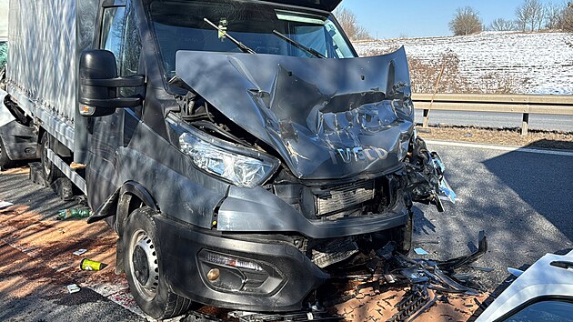 Dálnici D7 uzavřela zhruba na 5. kilometru na trase z Chomutova do Prahy hromadná nehoda. (18. února 2025)