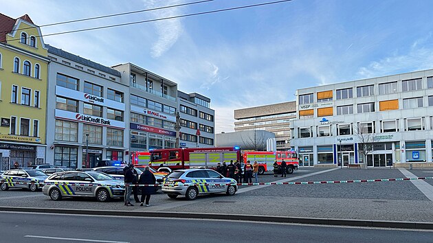 Policisté prověřují bombu nahlášenou ČSOB v Ústí nad Labem