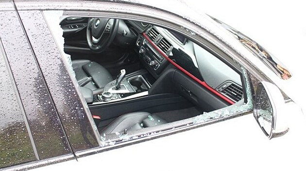 Následky řádění recidivisty, který v Ostravě vykradl takřka třicet automobilů. (18. února 2025)