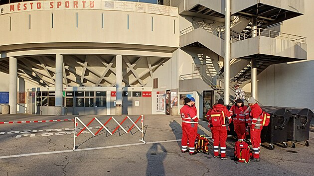 Záchranáři se ráno po osmé hodině chystali na cvičení v Budvar aréně.