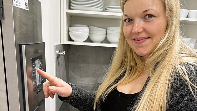 Po jihlavské nebo třebíčské nemocnici zavedla samoobslužný bufetový systém stravování také pelhřimovská nemocnice na svém oddělení šestinedělí. Jako první ho vyzkoušela Petra Minaříková.