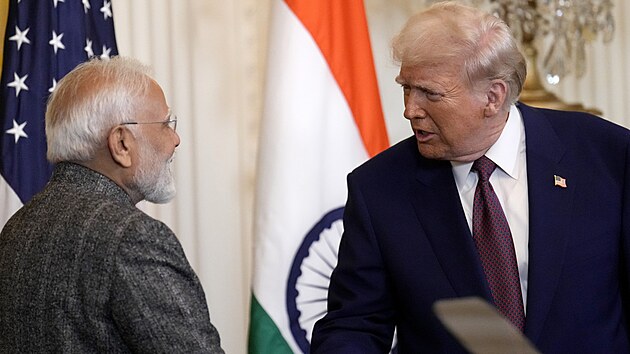 Americký prezident Donald Trump s indickým premiérem Naréndrou Módím. (14.... Americký prezident Donald Trump s indickým premiérem Naréndrou Módím. (14....