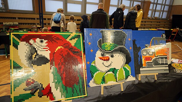 Výstava Svět kostiček putuje po Česku, pokaždé je ale jiná, protože se na ní podílí větší měrou vystavující z daného regionu. Za týden bude v Uherském Hradišti.