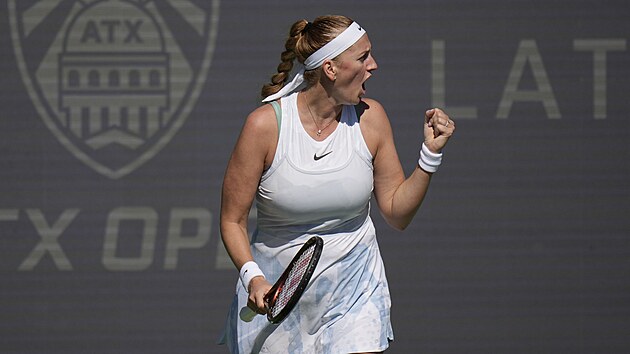 Petra Kvitová se hecuje v prvním kole turnaje v Austinu.