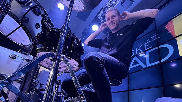 Samuel Palán si zahrál s Abraxas, Mirem Šmajdou i Olgou Lounovou. Teď sedá za bicí soupravu formace Ready Kirken.