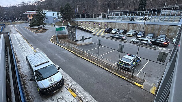 Policisté zasahují ve Fakultní nemocnici v Motole. (24. února 2025)