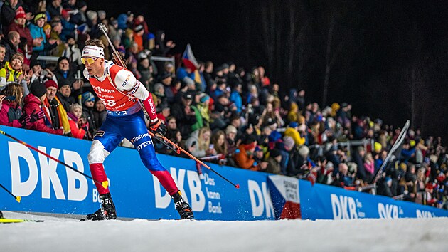 Jonáš Mareček bojuje ve sprintu v Novém Městě na Moravě.