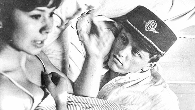 Sn&iacute;mek je z oscarov&eacute;ho filmu Ostře sledovan&eacute; vlaky, kde se V&aacute;clav Neck&aacute;ř coby Milo&scaron; Hrma pokus&iacute; vz&iacute;t si život pot&eacute;, co selže jako muž při sexu. V jeho př&iacute;padě na&scaron;těst&iacute; zůstalo jen u pokusu a v&scaron;e dobře dopadlo, dokonce i jeho erotick&yacute; second service.