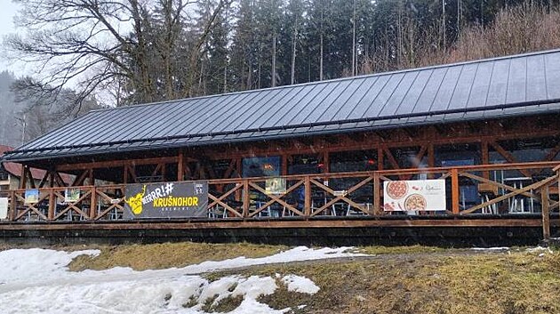 Inspektoři SZPI uzavřeli Dosty bar pod Plešivcem. Našli v něm myší trus.