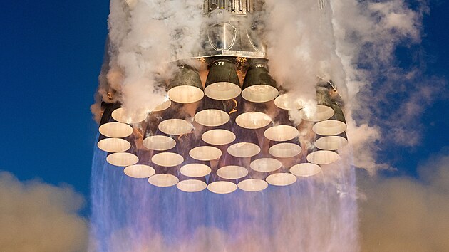 33 motorů Raptor ženoucích Starship do vesmíru představuje neskutečnou sílu
