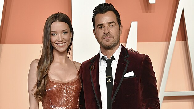 Nicole Brydon Bloomov&aacute; a Justin Theroux na Vanity Fair Oscar Party v Los Angeles (2. března 2025)