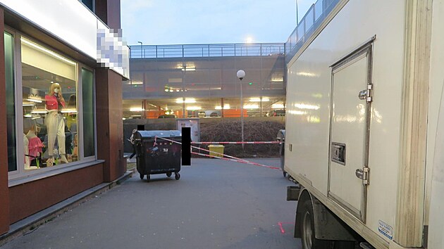 Řidič nákladní dodávky nacouval v centru Zlína do dvou seniorek. Ženy skončily se zraněním v nemocnici.