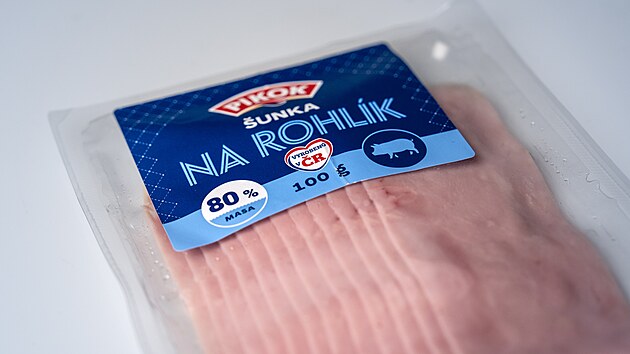 Lidl začal prodávat speciální šunku, která je určená na rohlík. (12. března 2025)