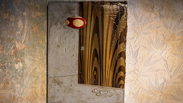 Nová výstava s názvem Small Talk čeká na návštěvníky liberecké hospody Labský zámek.