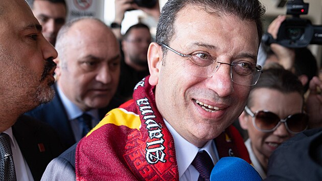 Istanbulský primátor Ekrem Imamoglu (8. března 2025)