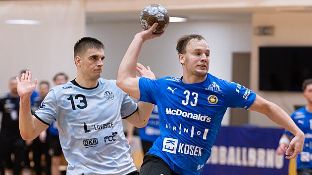 Momentka ze zápasu Handballu Brno (v modrém) a Lovosic ve čtvrtfinále... Momentka ze zápasu Handballu Brno (v modrém) a Lovosic ve čtvrtfinále...