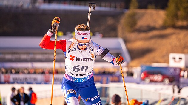 Jessica Jislová na trati stíhacího závodu na Holmenkollenu