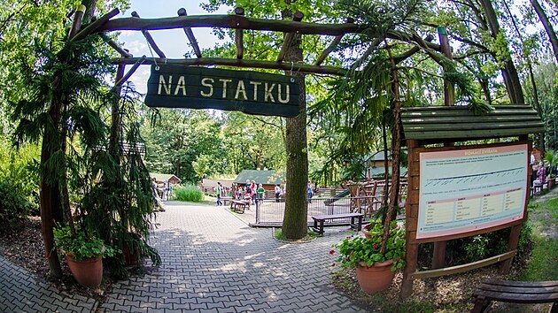 Zoo Ostrava uzavřela kvůli hrozbě zavlečení kulhavky a slintavky oblíbenou expozici Na statku. (26. března 2025)