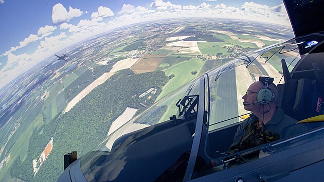 V Pardubicích zahajují v novém centru výcvik pilotů na simulátoru L-39 Skyfox. (24. března 2025)