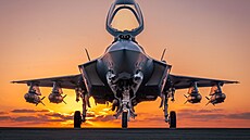 Nový izraelský letoun F-35I Adir s podvěšenou výzbrojí (JDAM) kvůli zesílení...