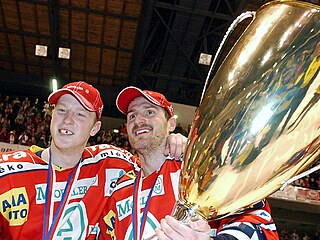 Milan Hejduk a Aleš Hemský slaví pardubický titul. Milan Hejduk a Aleš Hemský slaví pardubický titul.