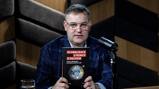 Hostem pořadu Rozstřel je Mojmír Hampl, ekonom a předseda Národní rozpočtové rady. Pořad moderuje Vladimír Vokál. (3. dubna 2025)