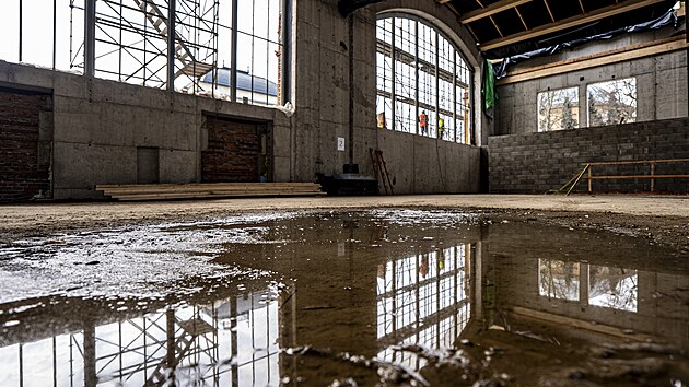 V pražském Průmyslovém paláci ve svižném tempu gradují práce na jeho rekonstrukci a dostavbě levého křídla. (25. březen 2025)