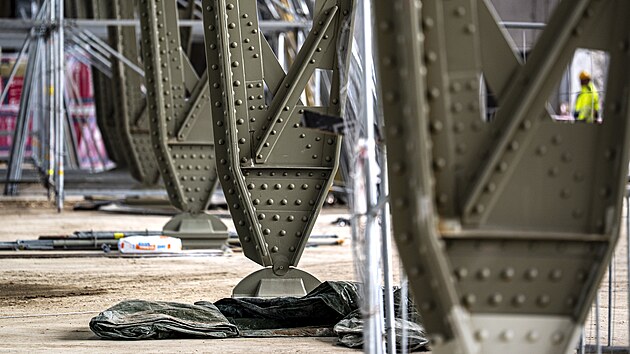 V pražském Průmyslovém paláci ve svižném tempu gradují práce na jeho rekonstrukci a dostavbě levého křídla. (25. březen 2025)