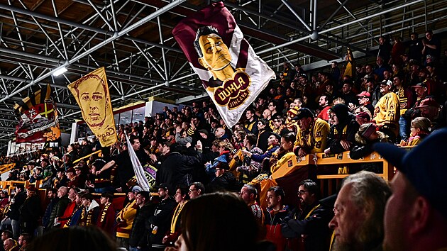 Jihlavští fanoušci vyprodali všechny dosavadní zápasy v play off v Pelhřimově. V místní Empo Areně, která má kapacitu 2650 diváků, však případnou baráž o extraligu hrát nemohou.