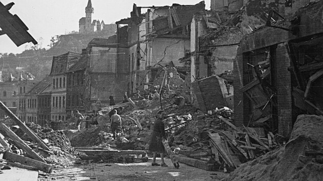 Ulice Malá hradební v Ústí nad Labem po bombardování