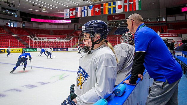 V Budvar aréně i jejím okolí je vše připraveno na začátek mistrovství světa žen v hokeji.
