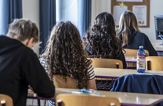 První kolo přijímacích zkoušek na Střední odborné škole Drtinova v Praze. (11.... První kolo přijímacích zkoušek na Střední odborné škole Drtinova v Praze. (11....