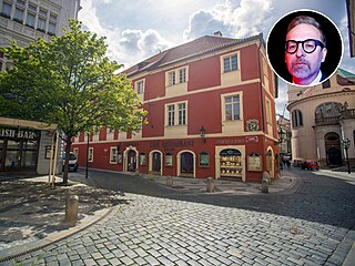 Dům U Zlatého hada, kde se v 17. století otevřela první kavárna v Praze. Dům U Zlatého hada, kde se v 17. století otevřela první kavárna v Praze.