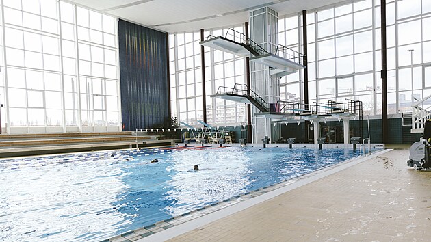 Opravený plavecký bazén za Lužánkami v Brně (duben 2025)