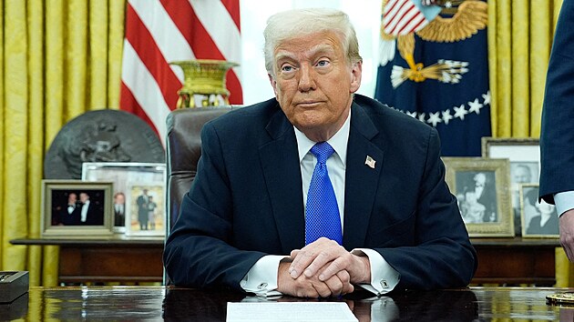Donald Trump v Oválné pracovně (21. března 2025) Donald Trump v Oválné pracovně (21. března 2025)