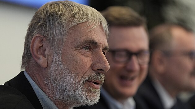 Bývalý šéf FBIS Jiří Novotný na konferenci Transformace zpravodajských služeb po roce 1989