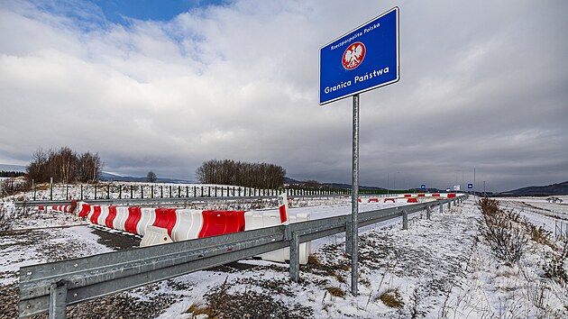 Podobná situace jako v Královci na Královéhradecku, kde polská dálnice S3 čeká na dostavbu české autostrády D11, by u Králík na hranicích Polska a České republiky nastat nemusela.