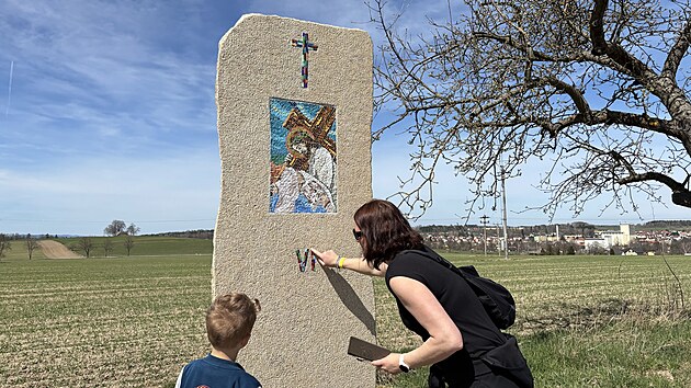 Křížová cesta nově doplňuje starou poutní cestu mezi Trhovými Sviny na Budějovicku s nedalekým kostelem v osadě Svatá Trojice.