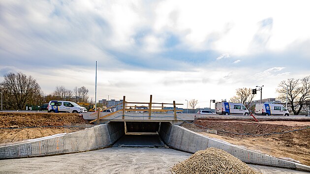 Přestavba hradecké křižovatky Mileta má za sebou třetinu prací. (2. dubna 2025)