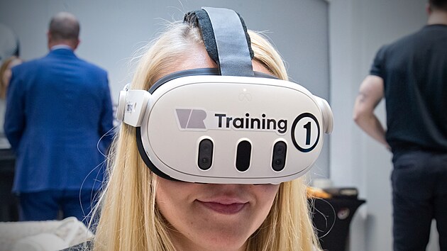 V Plzni startuje unikátní projekt výuky první pomoci s pomocí virtuální reality a umělé inteligence. Projekt připravila společnost VR Training ve spolupráci s Fakultní nemocnicí v Plzni, s městem Plzeň a Českým červeným křížem. (14. dubna 2025)