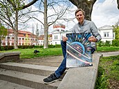 Ředitel festivalu Anifilm Tomáš Rychecký před libereckým zámkem, který je... Ředitel festivalu Anifilm Tomáš Rychecký před libereckým zámkem, který je...