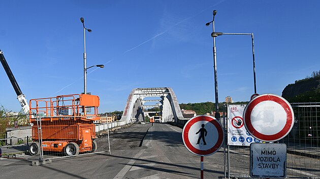 Ústí nad Labem prožívá první ranní špičku po uzavření Benešova mostu. Most bude zavřený skoro dva roky. (28. dubna 2025)