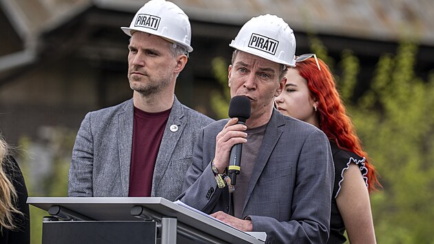 Piráti odstartovali svou dvouměsíční kampaň k bydlení „Kdedomov tour“ na... Piráti odstartovali svou dvouměsíční kampaň k bydlení „Kdedomov tour“ na...