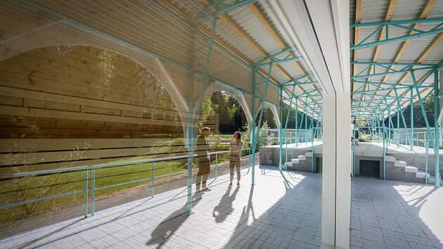 Na Lesním koupališti v Lidových sadech v Liberci přes zimu postavili nové zázemí. (29. dubna 2025)